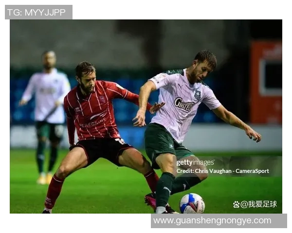 全球足球转会市场风云再起 明星球员引发新一轮热议与竞争